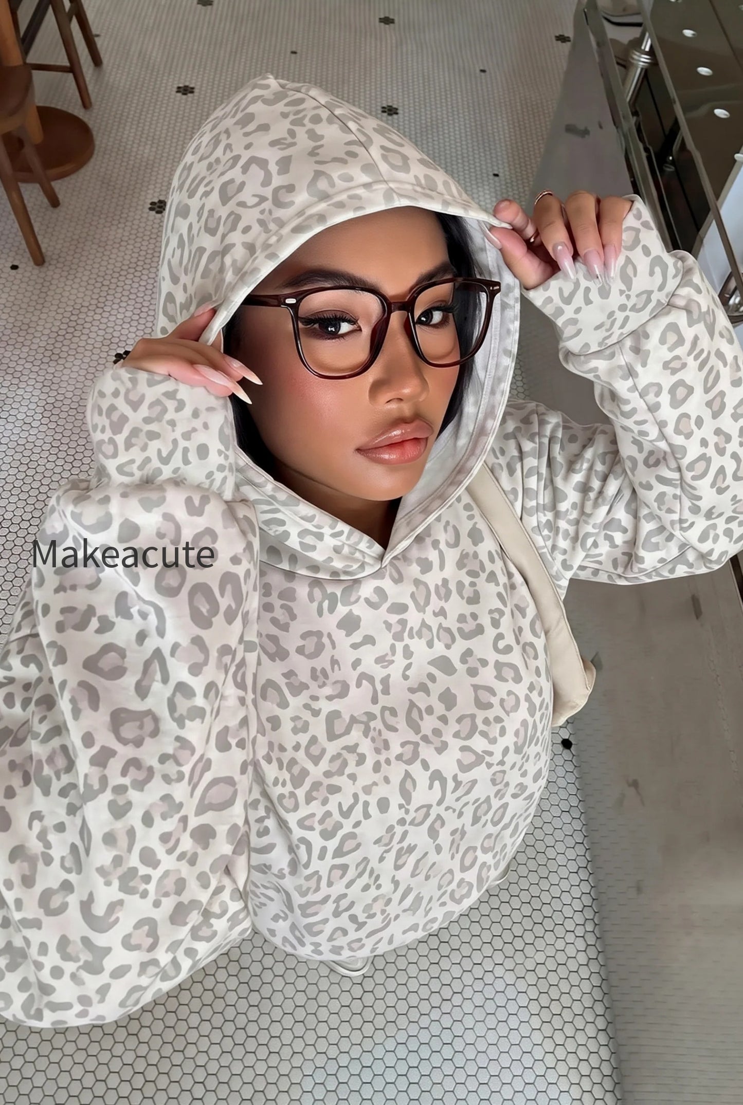 leopard-print-casual-chic-hoodie