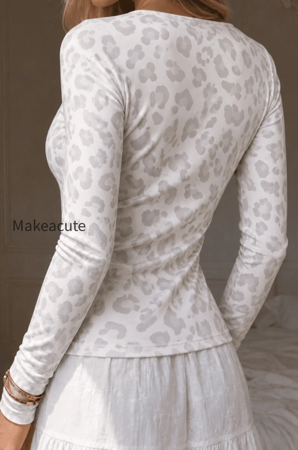 leopard-fitted-long-sleeve-tee