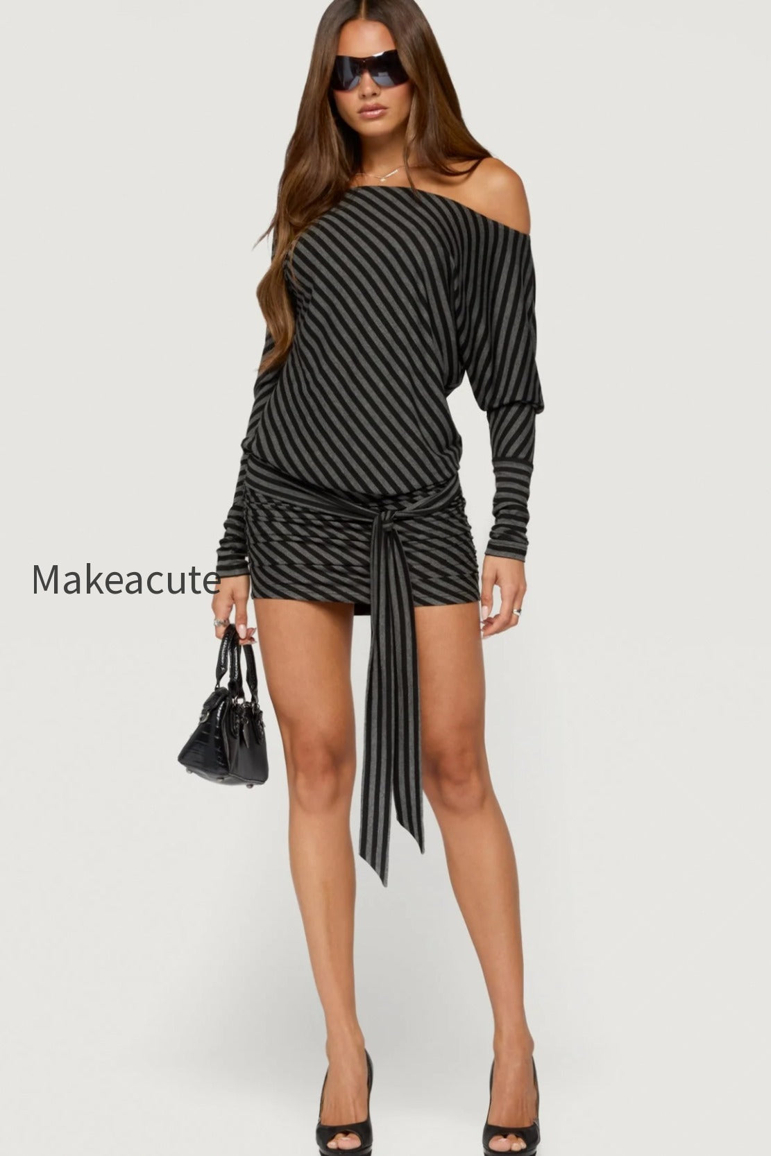 s26130_black-and-gray